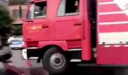 消防车救火视频,火场救援瞬间回顾